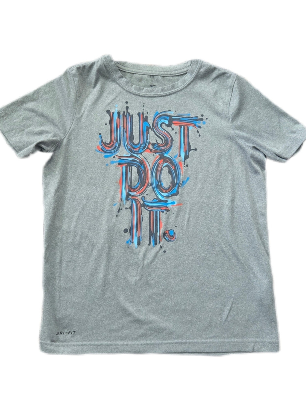 🍓 Nike Boys' Gray 'Just Do It' Graphic Dri-FIT Tee